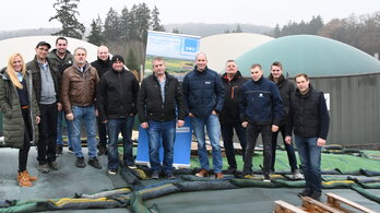 Pressebild: Gruppenfoto neue Biogasanlagenbetreiber Direktvermarktung SWU